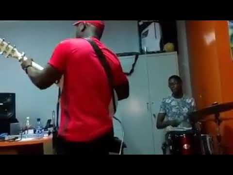 PINAS EMANUEL vreemde geluiden met top muziekanten