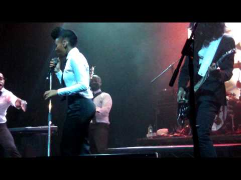 Janelle Monae upclose and personal at her Birmingham gig part 2