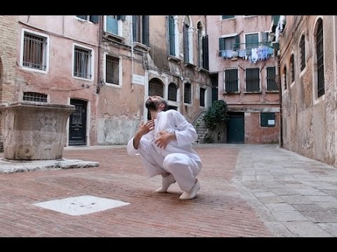 Sokrates and walking con·sens·us / skytime, Venice 2014