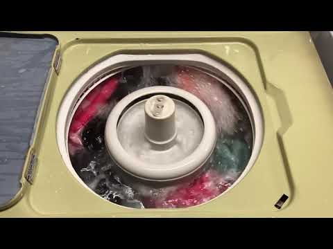 1972 Speed Queen Washer Lint Filter Demonstration