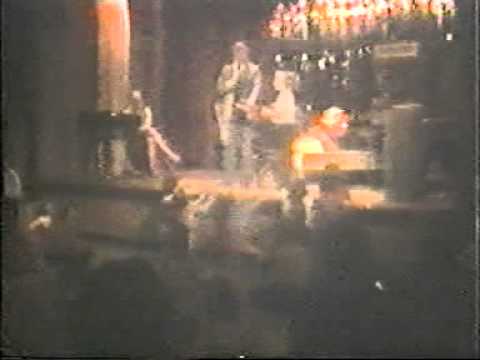 Andy Field aged 8 performs 'My Ding A Ling'