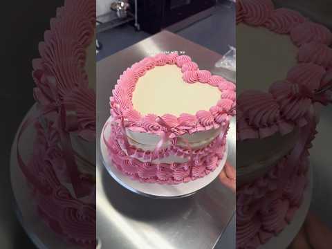 Heart cake decorating #cake #cakedecorating #cakeseries #cakeoftheday #heartcake #cakes #cakeshorts