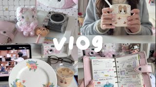 Spring Vlog at Home | Outfits, Coffee Corner & New Keyboard ☕⌨️