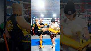 Kru Ed showing proper technique #muaythai #muaythaitechnique #tips #mmatraining
