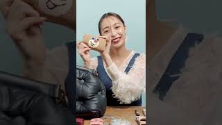 宇垣美里の“ちょっぴりオタク”なバッグの中身を拝見！｜Shorts｜ ELLE Japan