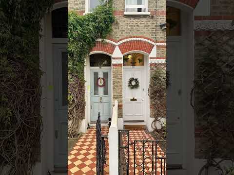 Front doors of London, Christmas edition
