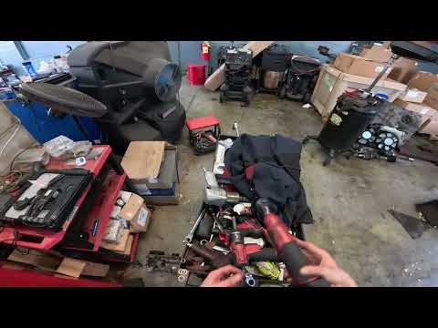 2011 Ford Focus Oil Change And AC Leak Repair