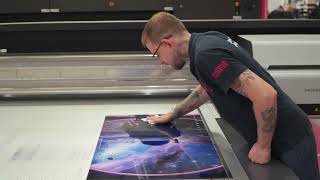 3D Droptix Printing with swissQprint | Optical Illusion Signage by Hollywood Monster
