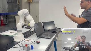 Collaborative robot control w/ Handtracking vision system