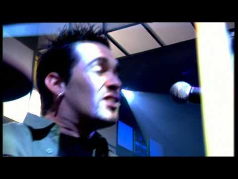 Evanescence - Bring Me To Life Live on Top Of The Pops 2003