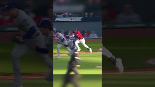 Yoshinobu Yamamoto makes an amazing play at first! | 山本由伸の圧巻パフォーマンス