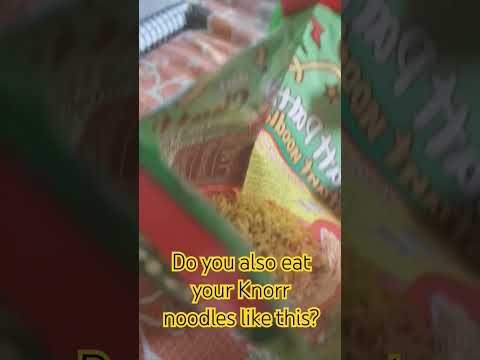 Do you also eat your  noodles like this?#dailyvlog #knorrnoodles #knorr #noodles #pakistan