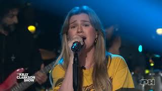Kelly Clarkson - Learn To Fly (Cover Foo Fighters) (Live on The Kelly Clarkson Show)