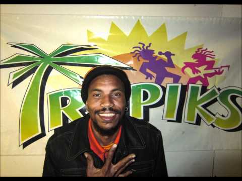 WINING ON ME- MITCHE ( Tropiksband) [Vincy Carnival 2012] (Soca music 2012)