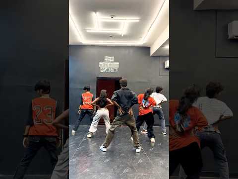 bhojpuri station 😎#song #bhojpuri#youtubeshorts  #dance#bhojpurisong#youtube #music#dancer