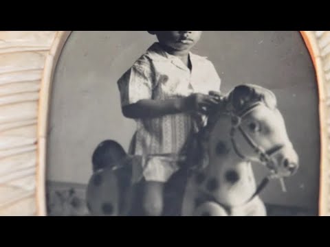 Abe Odedina's London Terrace is Full of "Ancestral Pieces"