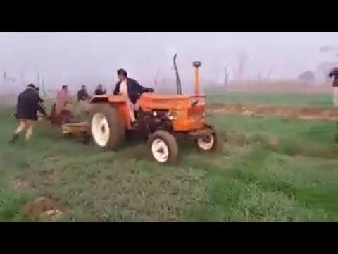 What are they doing | Police k Hoty Hoay Yeh  kya ho rha hai