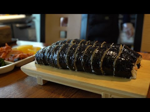 Korean street food - bomb tuna kimbap, nutritious beef gimbap