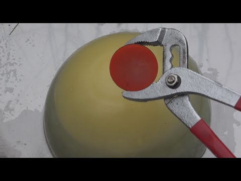 EXPERIMENT GLOWING 900 DEGREE METAL BALL vs ICE vs SUGAR