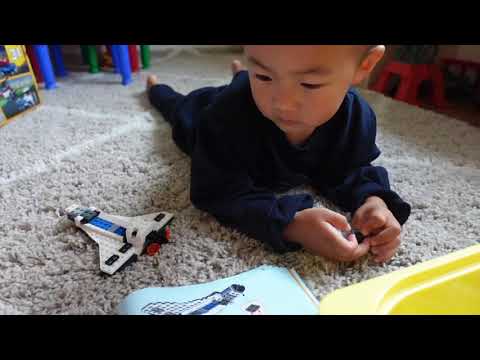 3 year old son speed build LEGO Creator 3in1 Shuttle Transporter 31091 Part I
