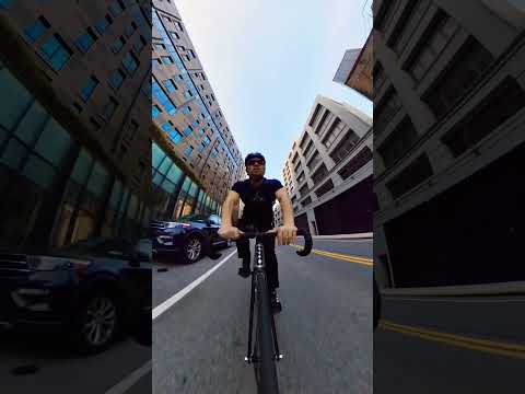 Riding around #bike #brakeless #brooklyn #fixedgear #fixie #nobrakes #trackbike