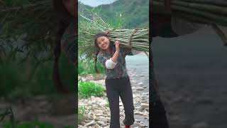 Beautiful country girl went to the forest to carry bamboo back home #vlog #girl #pretty #prettygirl