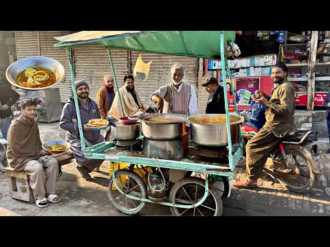 HARDWORKING ONE - HAND BABA G SERVING 😍 Desi Breakfast | Pakistan Street Food - Roadside Desi Nashta