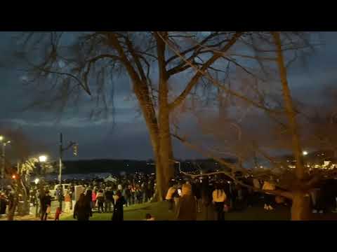 Total Solar Eclipse Niagara falls, watch as the crowd reacts to the moments day changes to darkness