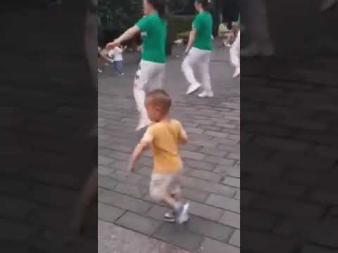 Awsome Dance 🕺🕺of a little Kid ||  Bochhe Ka Dance To Kamal ka he  #shorts