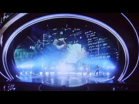 #Eminem performs "Lose Yourself" at #2020oscars🤯🤯🤯