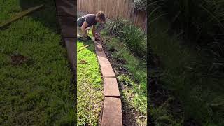 garden edging #garden #landscape #landscaping #diy #gardendesign #gardening #backyard #lawn edging