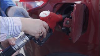 Ukraine strikes on Russian oil drive up pump prices, spark fuel shortages