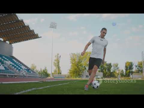 Lionel Messi : From Growth Struggles to World Cup