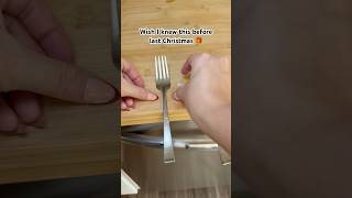 ChristmasHack #HolidayDIY #GiftWrapping #RibbonBow #LifeHack #HolidayTips #CreativeIdeas