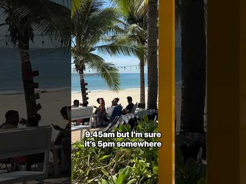 5pm somewhere right!? No rules when your on vacay👌🏻#familygonomad #danangbeach #alwaysbeeroclock