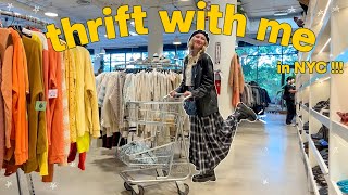 come thrift with me in NEW YORK CITY AHH!! thrifting vintage y2k/90s (I'm shocked by these FINDS)