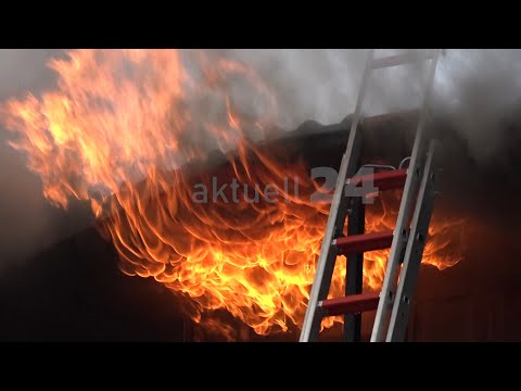 [Gebäudebrand nach Durchzündung] Altes Fachwerkhaus niedergebrannt - Feuerwehr im Großeinsatz