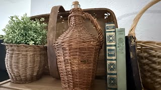 EASY DECORATE WITH ME ￼BOOKCASE DECOR ON A BUDGET | GOODWILL BINS + DIY VASE