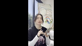 SEE HOW I READ MY WEBTOON SERIES? VERY DEMURE, VERY CUTESY