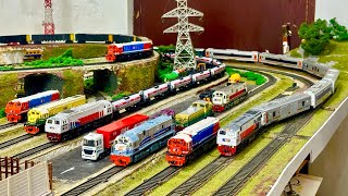 Assembling a Super Long Train, Many Locomotives Speeding Up Then Slipping, Pushed by the CC206 He...