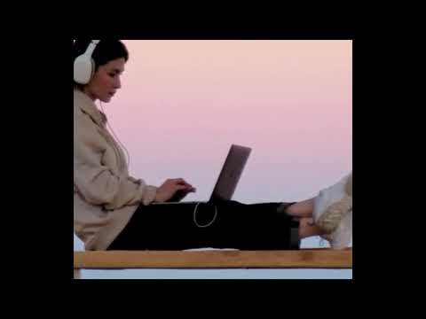 "What is Freelancing? Explained in 60 Seconds (Funny + Real!) 💻💸"