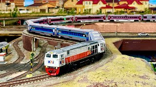 Unboxing & Assembling the Lodaya SS New Generation CC206 train, speeding then derailed and rolled...