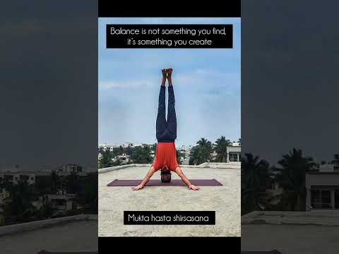 Yoga is not about being perfect. It’s about being present. #headstand  #motivation #inversiones