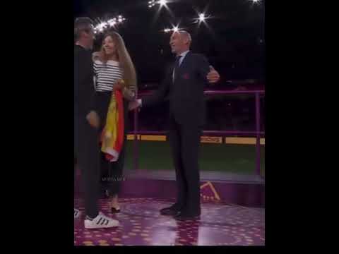 Spain Star Jenni Hermoso Dislikes FA President Lustful behaviour - Lip Kissing, Strong Hugging!