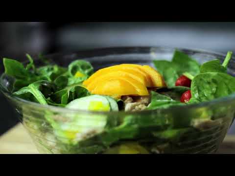 Chicken salad B-roll (Canon 250D) Kit lens