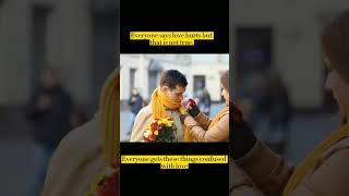 Everyone says love hurts but that is not true. #smartmove #shorts