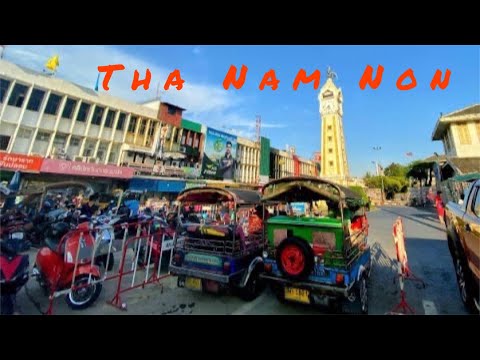 เดินทางด้วยจักรยาน: ท่าน้ำนนท์  Nonthaburi Pier, Thailand. A weekday cyclist