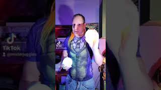 How To Juggle #howto #howtojuggle #juggling #learnto #learntojuggle #tutorial