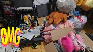 Christmas Clean Up ☹️ Messiest Room in our House! Learning How to use a Record Player❓️