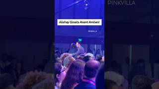Akshay Kumar HUGS Anant Ambani At The Waves Summit | #shorts #bollywood #ambani #waves